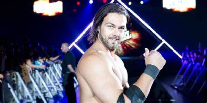 10 Foreign WWE Wrestlers We All Forgot About