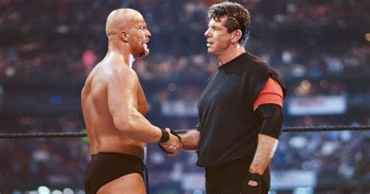 10 WWE Heel Turns That Make No Sense