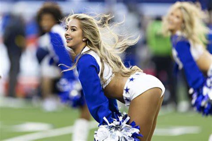 15 Cheerleaders That Have Been With Star Athletes