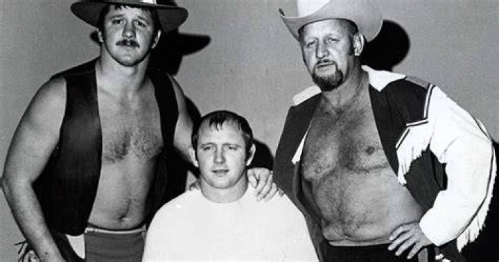 15 Pairs Of Wrestling Relatives Who Won The Same Championship