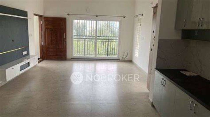 2 bhk for Rent near Botanical metro Realty 9717428211/