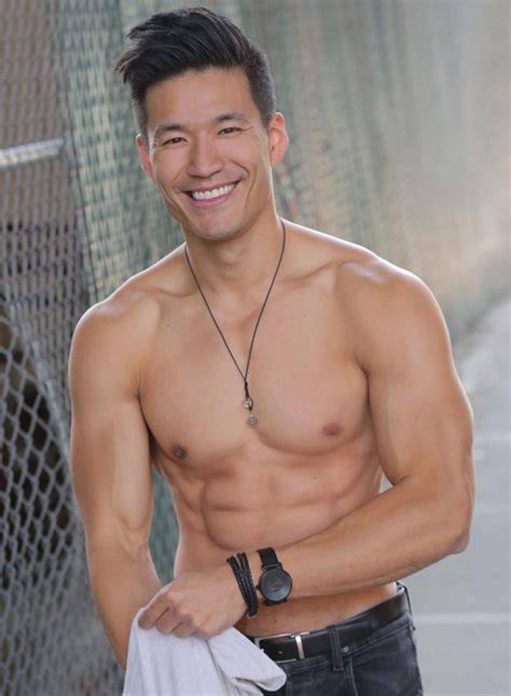 全城热爆的美籍韩裔达人 Kevin Kreider 健身改变命运，成就人生胜利组。 Iconicmen