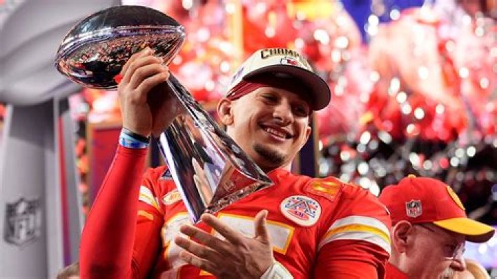 2x Super Bowl Champion Patrick Mahomes and the Chiefs Set The White House on Fire with Epic Grizzlies Dance Performance