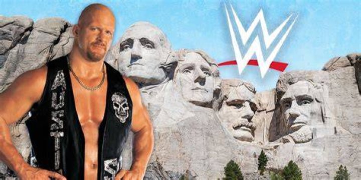 5 Reasons We Prefer A Serious Stone Cold (& 5 Reasons His Funny Side Was Better)