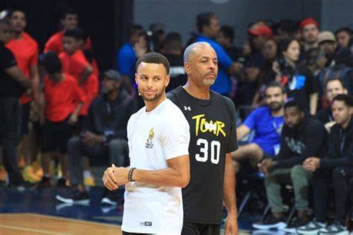 6’3 Stephen Curry Reminisces His Tiny and Scrawny Self Being Adamant About
Wearing Dell’s Size 14 Sneakers