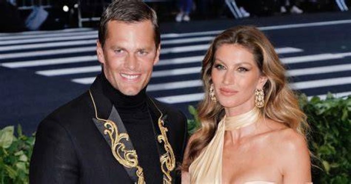 “A Pack of Cigarettes”: Tom Brady’s Ex-Wife Gisele Bündchen Once Wrote How She
Eliminated Smoking and Drinking From Her Stormy Life