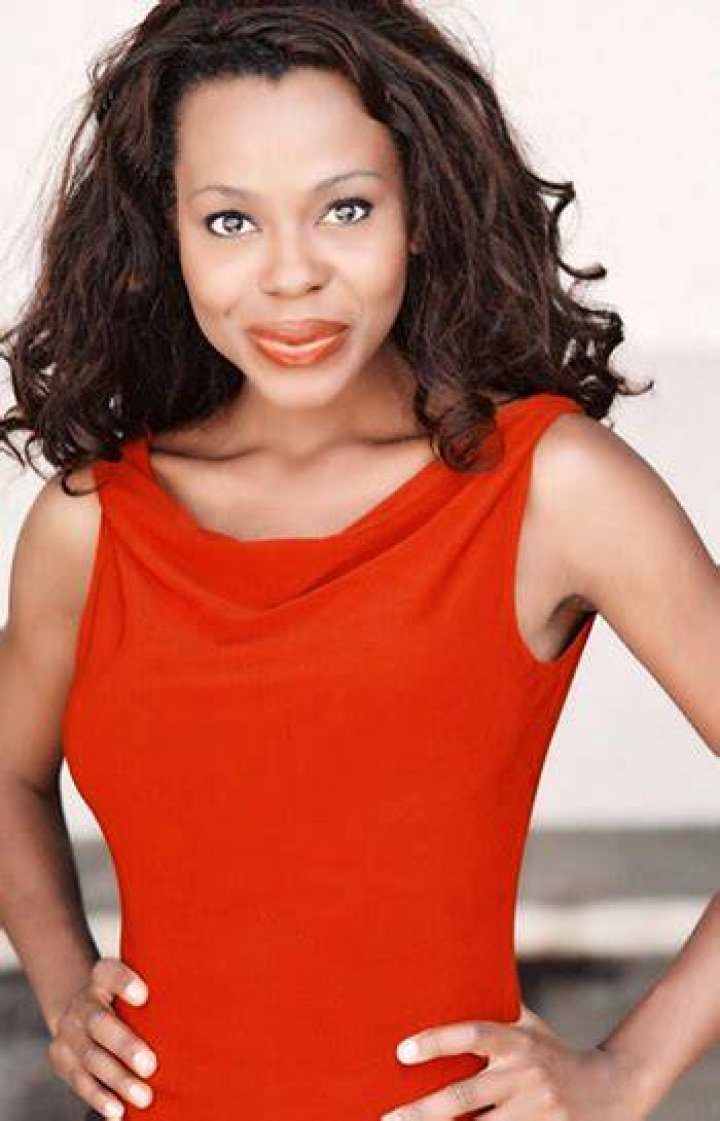 Actress Lunden DeLeon Stars in TVOne Series Hollywood Buzz PRLog