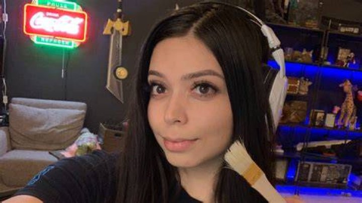 Adept Claims She Has Been Married to xQc for Three Years, Shows Wedding