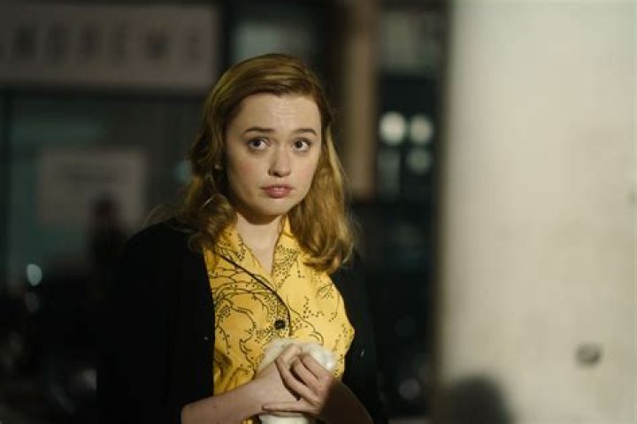 Aimee Lou Wood as Hallie Welch in Secretly Yours