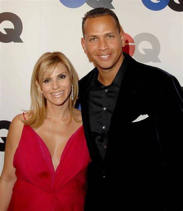 Alex Rodriguez, ex Cynthia Scurtis reunite for Fourth of July in