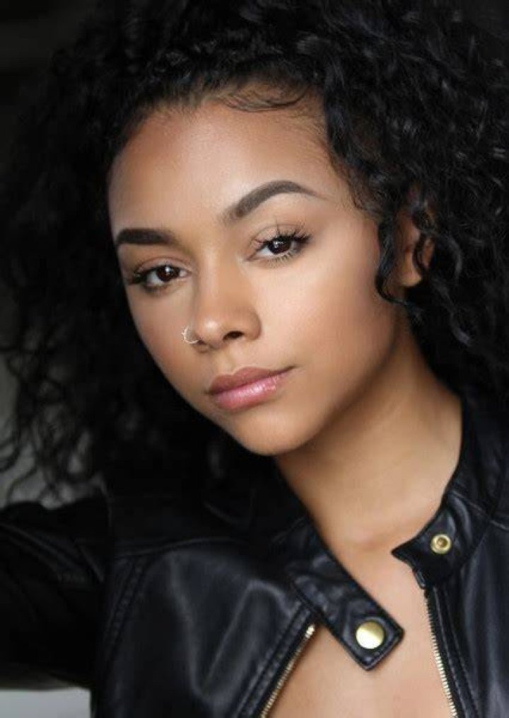 Alix Lapri Fan Casting