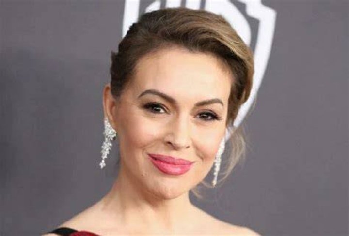 Alyssa Milano Net Worth, Age, Height, Husband, Profile, Movies