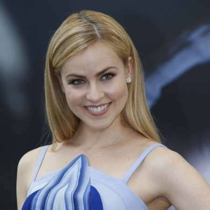 Amanda Schull Body Measurement, Bra Sizes, Height, Weight Celeb Now 2021