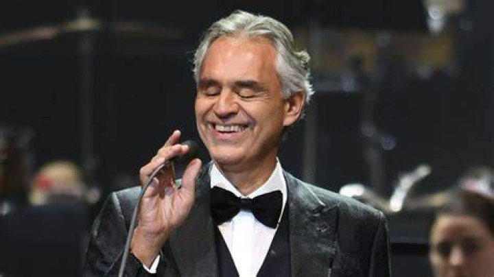 Andrea Bocelli morto? Scopriamo come sta il cantante e smentiamo le