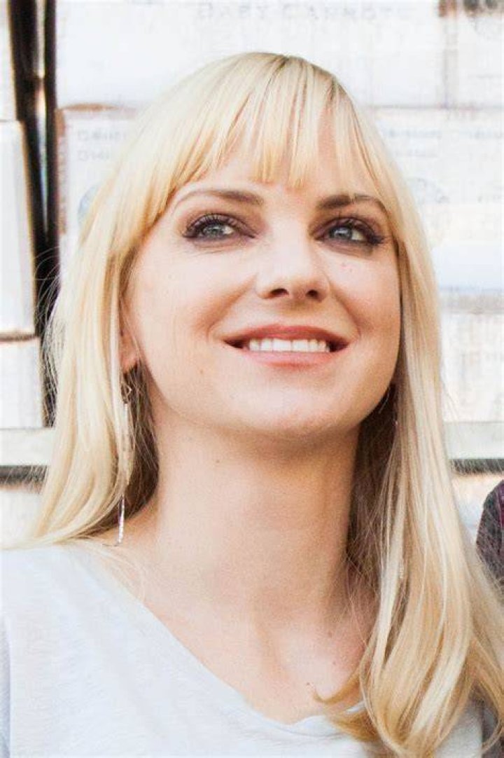 Anna Faris as Karen Jackson in Shameless (1991-2001)