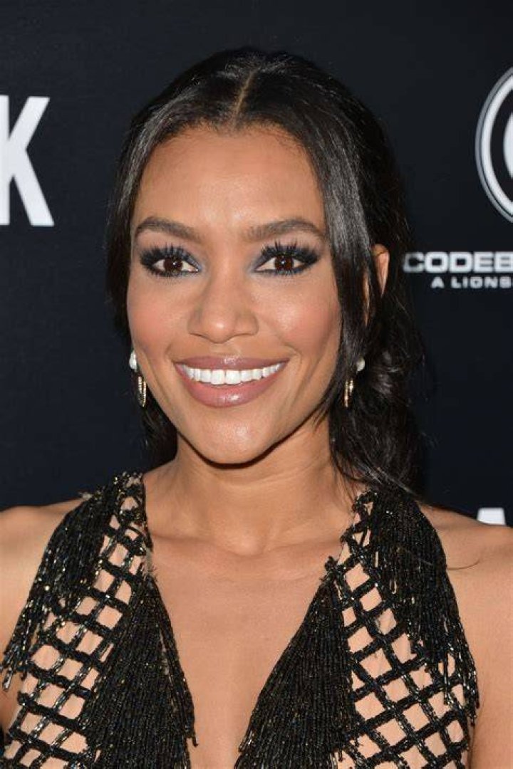 Annie Ilonzeh Premiere in LA 4/18/2017 &bull; CelebMafia
