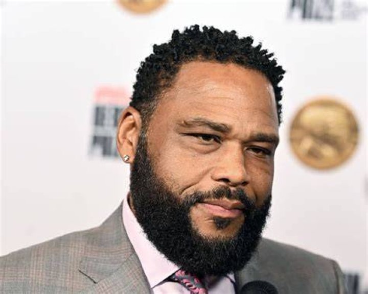 Anthony Anderson as Tyrone Hayes in Watch Dogs 