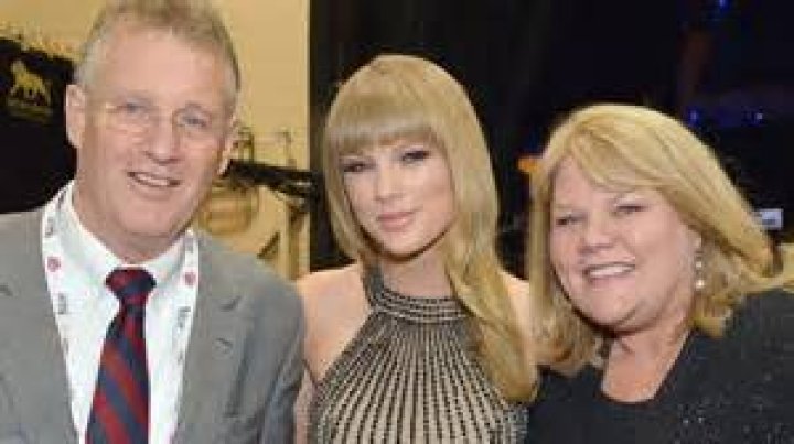 Are Taylor's Parents Back Together? Exploring The Relationship Of Taylor Swift's Parents