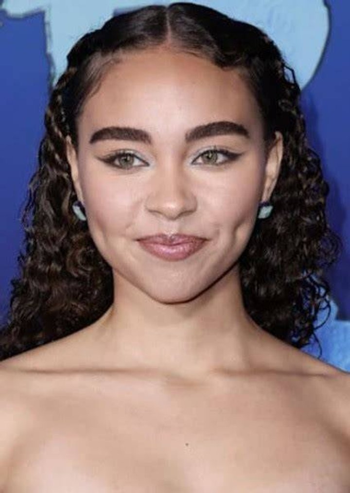 Bailey Bass Fan Casting