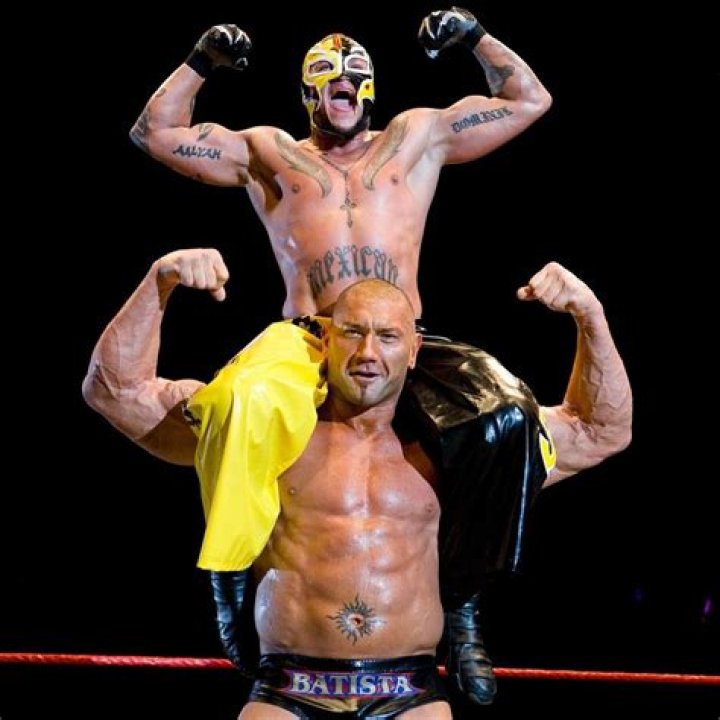 Batista & Rey Mysterio v Kane & Big Show Armageddon 2005 Cropped