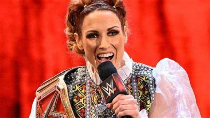 Becky Lynch makes history at WrestleMania 35