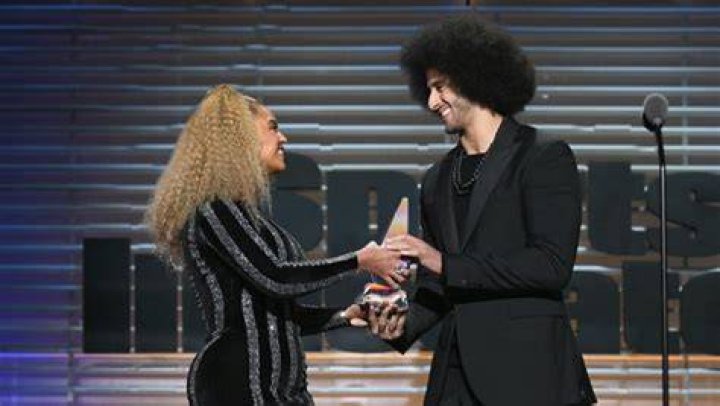 Beyonce Once Presented Colin Kaepernick This Prestigious Honor for His
“Conviction” and “Personal Sacrifice”