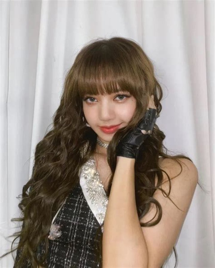 BLACKPINK Lisa Instagram and Insta Story Update, February 7, 2019