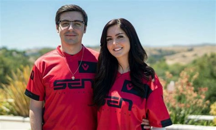 Bnans Coolest Photos of Shroud's Girlfriend New girlfriend, Kennedy
