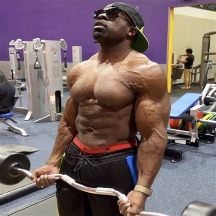 Bodybuilder Who Ditched Death 2 Years Ago Achieves Mind-Boggling Results From
His Bizarre Watermelon Only Fasting for 32 Days