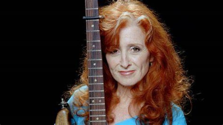 Bonnie Raitt facts Singer's age, husband, family, songs and career