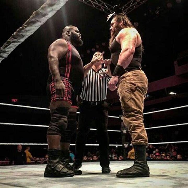 Braun Strowman Mark Henry Royal Rumble 2017
