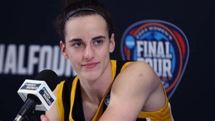 Caitlin Clark named 202223 Academic AllAmerica of the Year Hawk Fanatic