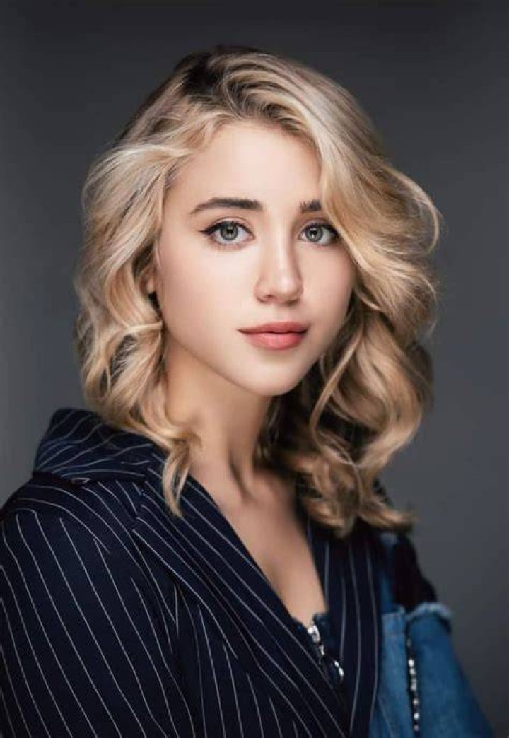 Caylee Cowan as Ciri in The Witcher-Recluse of Kovir