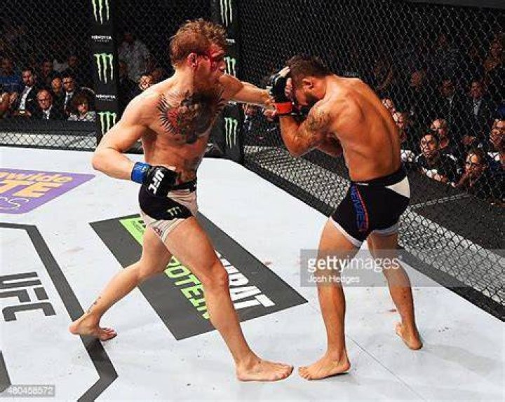 Chad Mendes Conor McGregor UFC 189