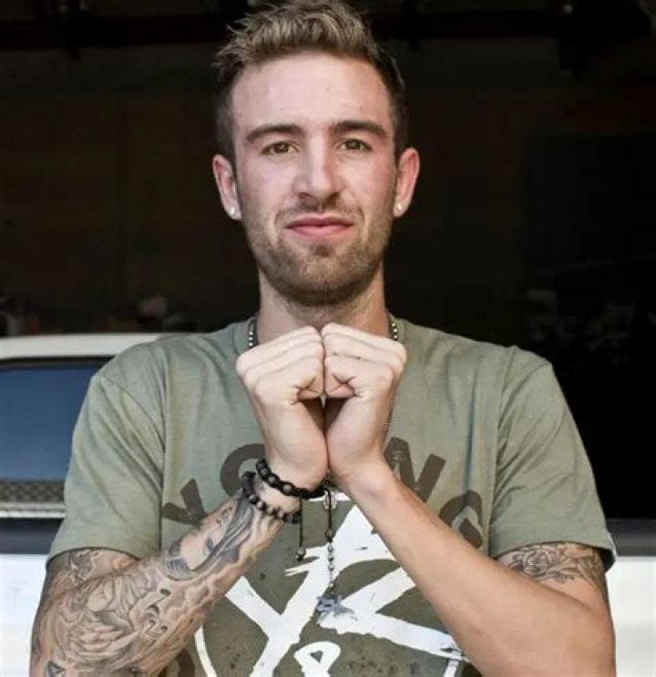 Chris Pfaff Dating Anyone Again? Has A Girlfriend Now Or Busy Building
