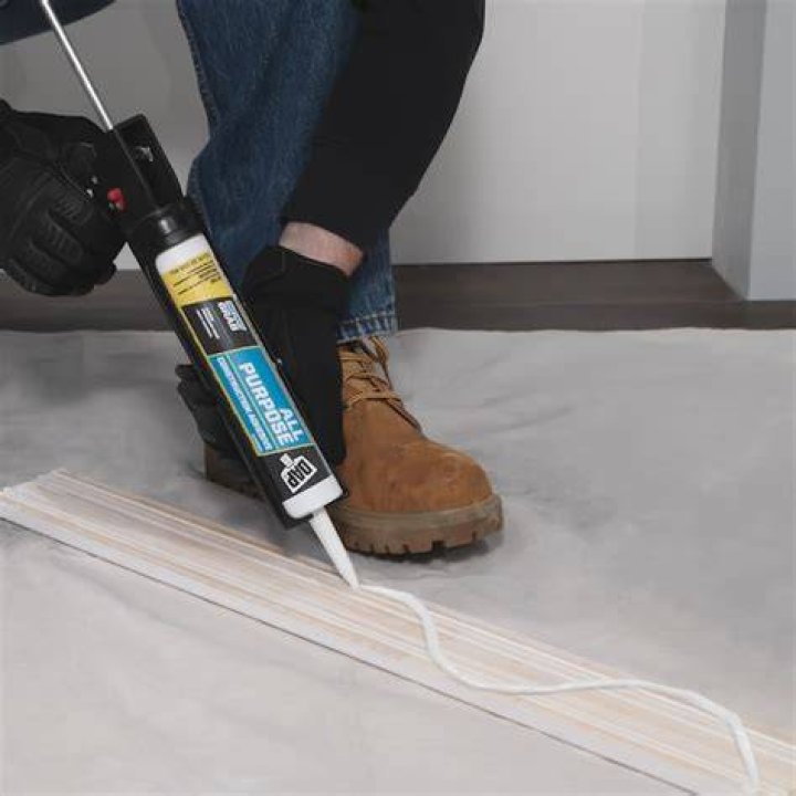 Construction Adhesive Via Lowes