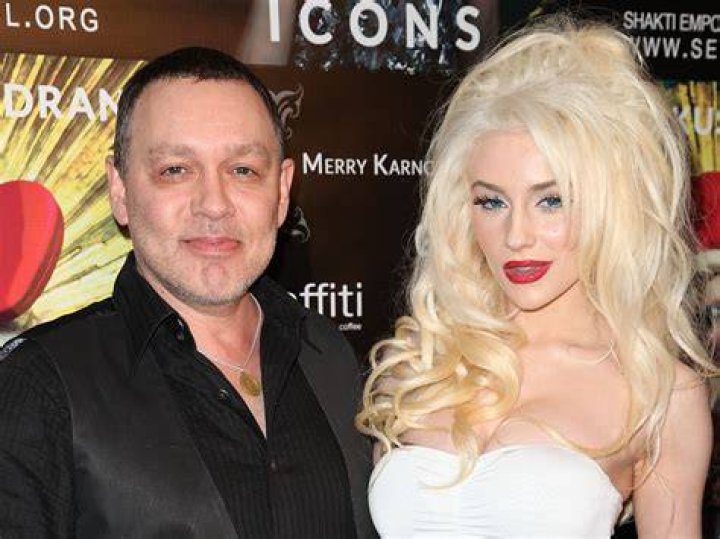 Courtney Stodden as Leigh Dyer in Baywatch (2009-2021)