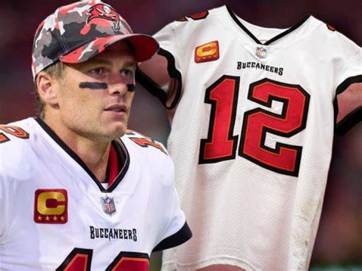 Cowboys Star Seeks Tom Brady’s Jersey After Becoming the Last Player
To Ever Sack Him