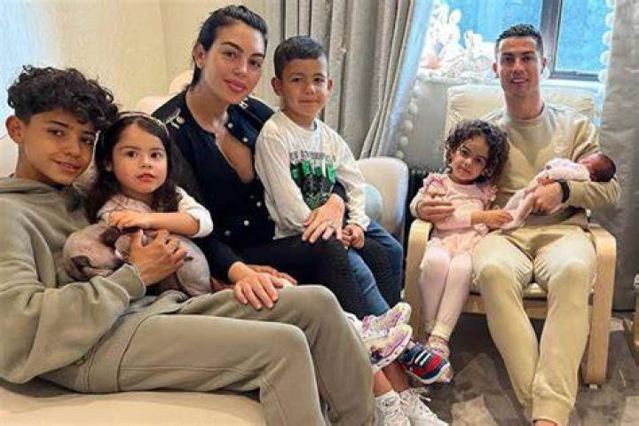 Cristiano ronald0 and all about his pets 