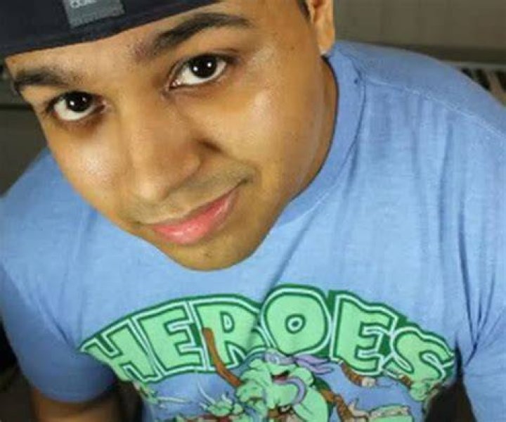 Dashiexp (Charlie Guzman) Bio, Facts, Family Life of YouTube Comedian