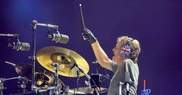 Def Leppard drummer attacked by Northeast Ohio native