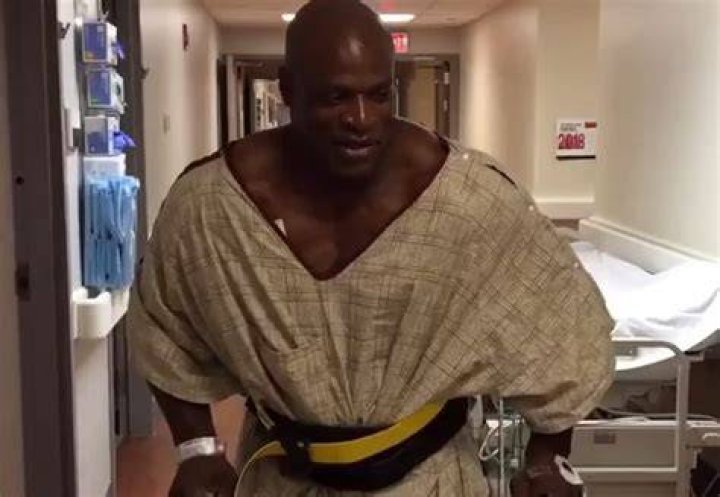 “Demon Strength”: Bodybuilding Legend Now on Wheelchair, Blows Up the Internet
With Mind Numbing 2292 Lbs Leg Press From His Prime
