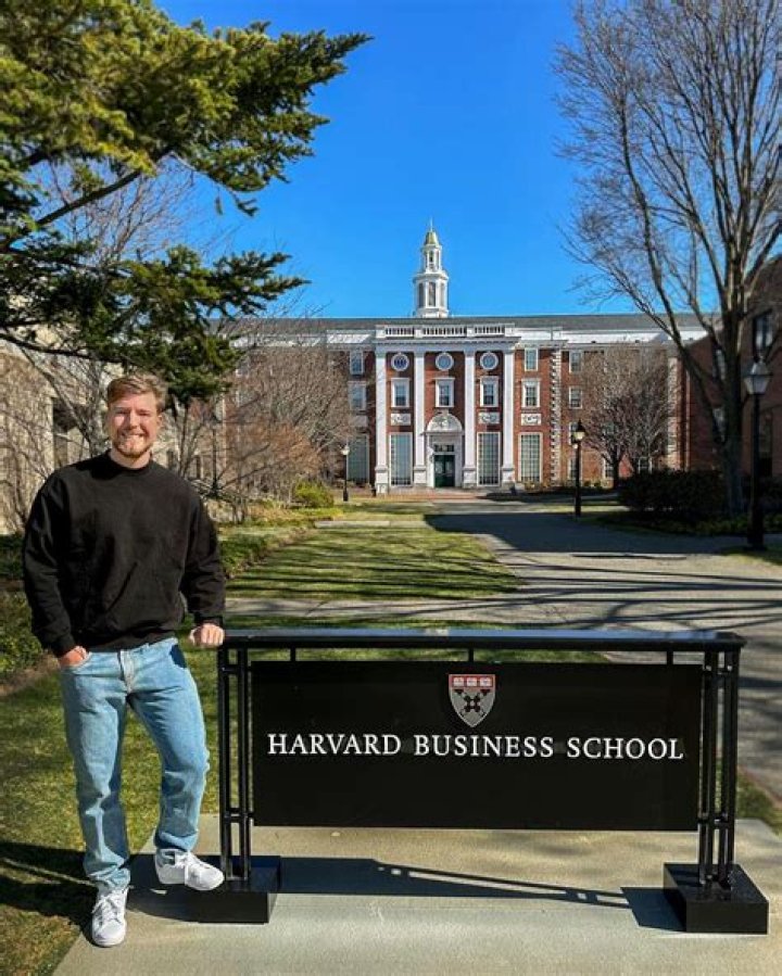 Despite Being a Dropout, ’YouTube King’ MrBeast Becomes the Professor of Harvard
Business School’s Students for One Day