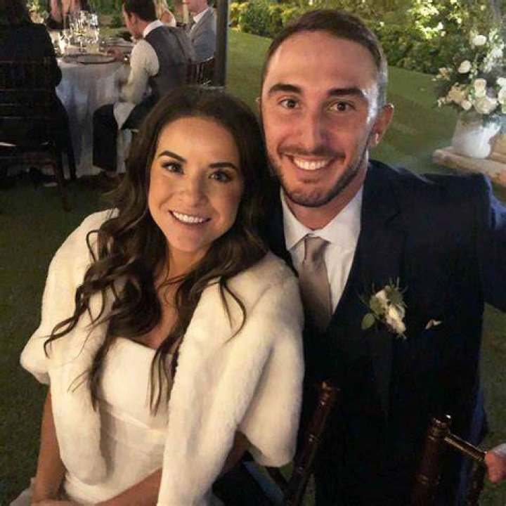 “Don’t Show This to Your Wife:” Witty Max Homa Sends Fans Into Fits Amid His
Off-Season Lounging