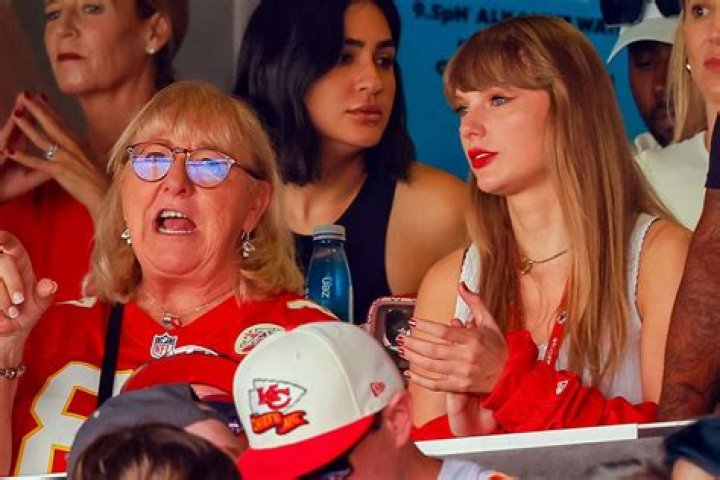 Donna Kelce Feels Like She&rsquo;s on &lsquo;a Different amid Newfound Fame