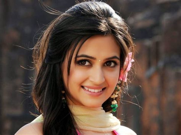 Download Hindi Hiroin Wallpaper Gallery