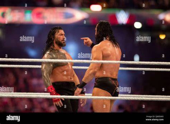 Drew McIntyre v Roman Reigns Survivor Series 2020 Cropped