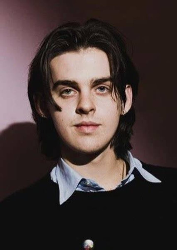 Earl Cave Fan Casting