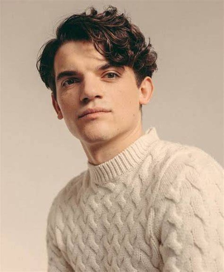 Edward Bluemel Biography Age, Wife, Net Worth, Parents, Siblings