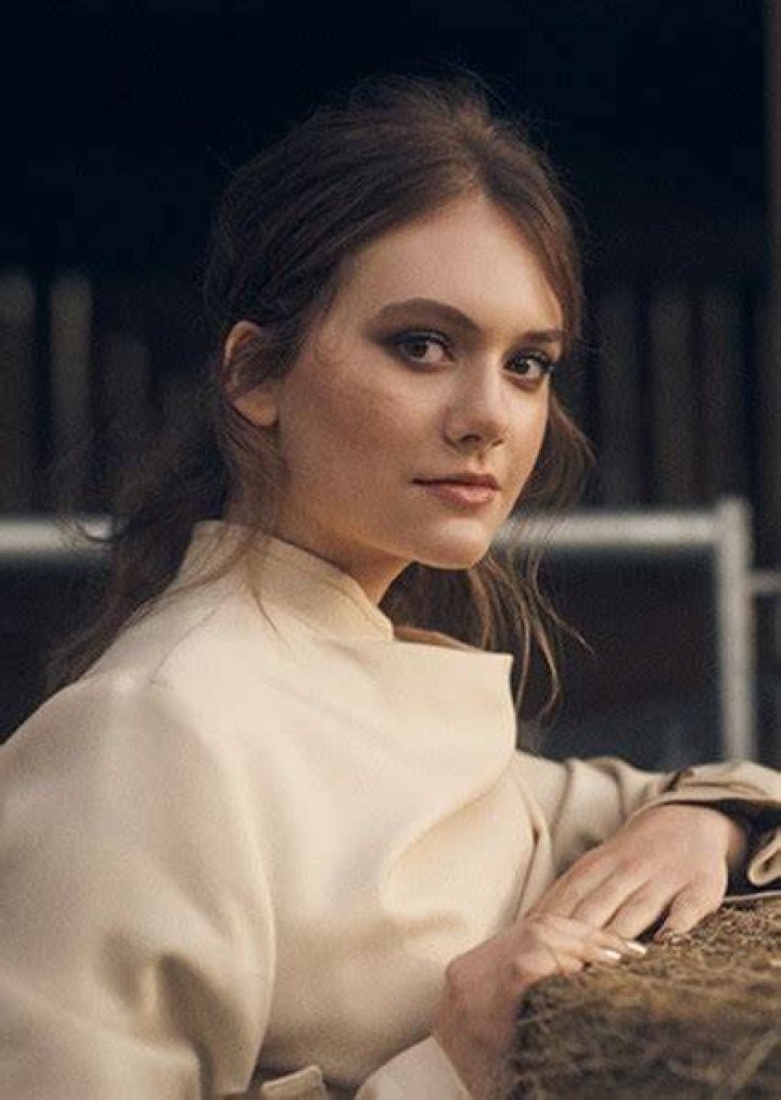 Emilia Jones as Taryn Duarte in The Cruel Prince